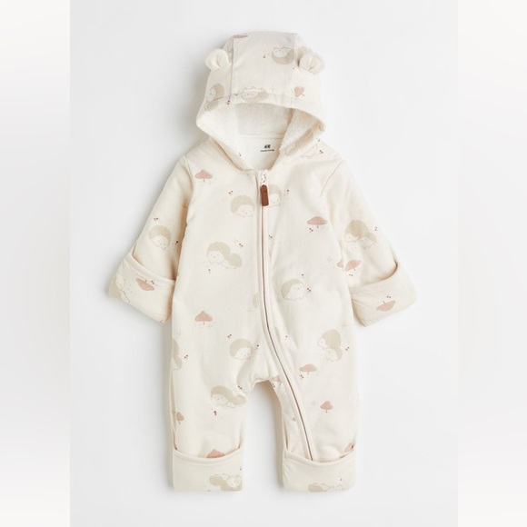 H&M Hooded Jumpsuit Light beige/hedgehogs Size US 4 Month - Picture 1 of 4